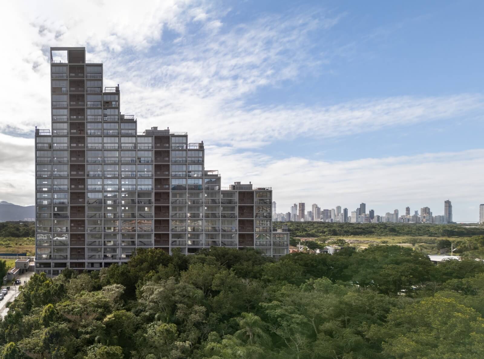 Vivapark Porto Belo entrega primeiro prédio residencial 