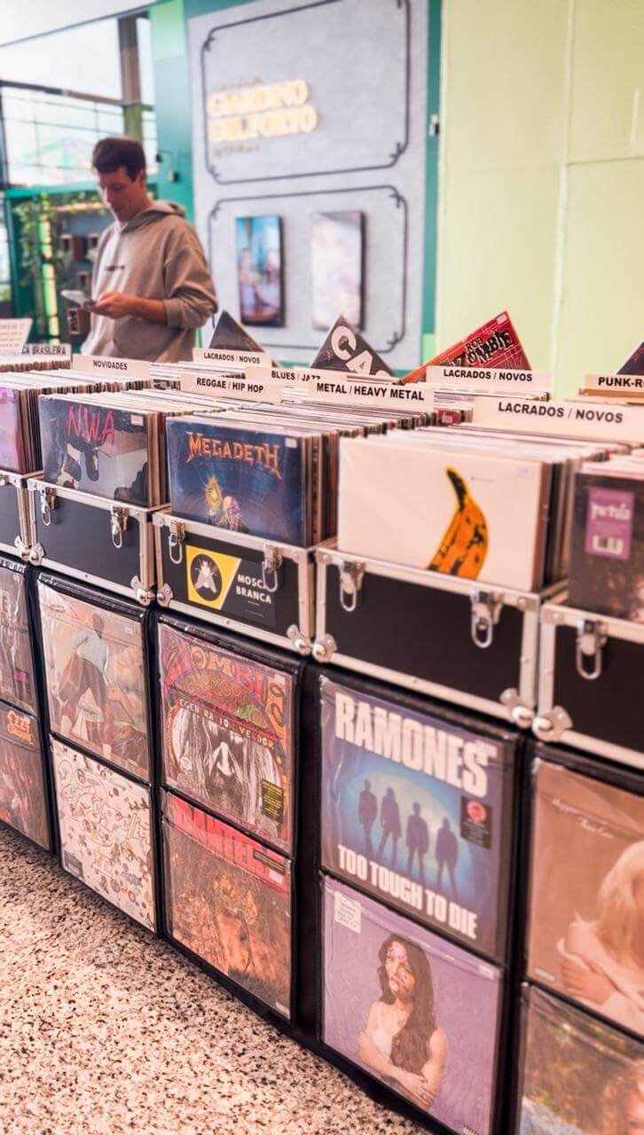 Feira de Vinil abre 2026 no Itajaí Shopping com raridades e clássicos