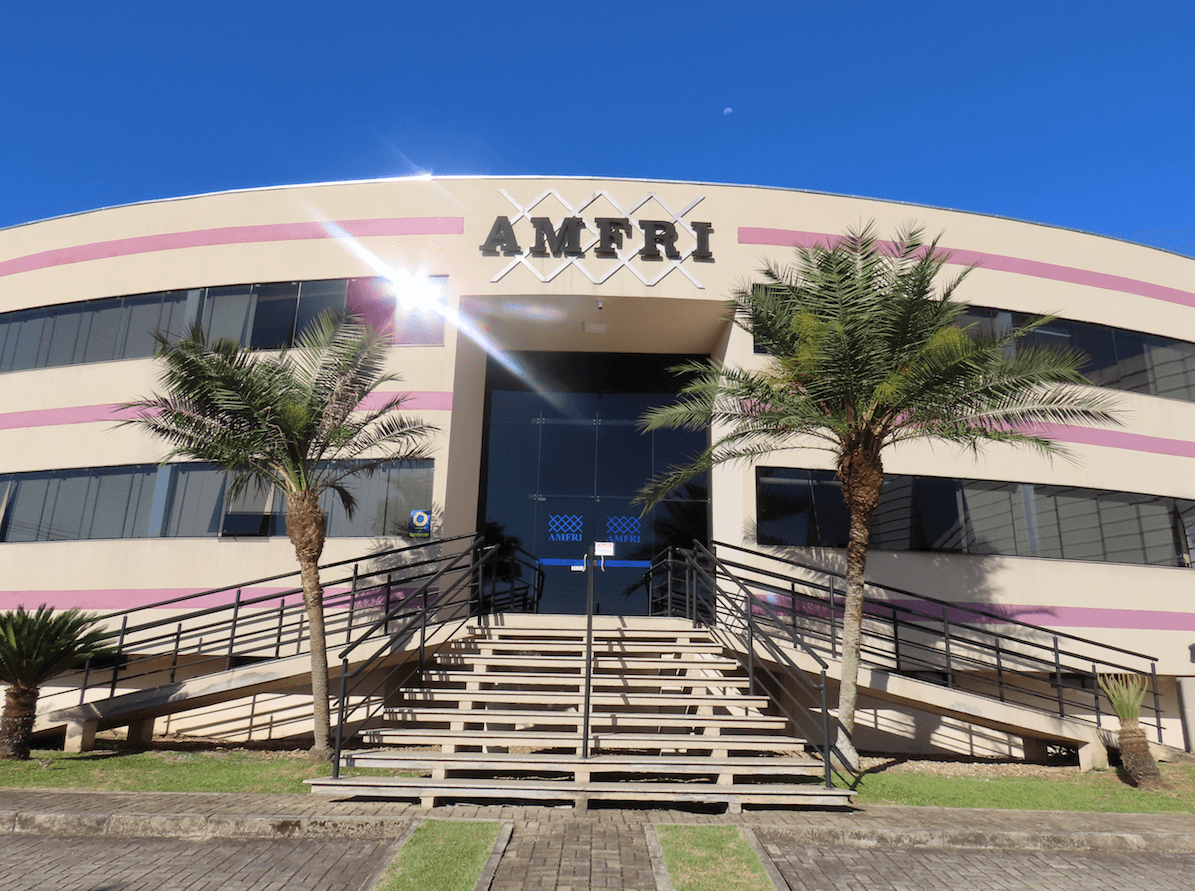 Mobilização da Amfri acelera recuperação de Luiz Alves após chuvarada