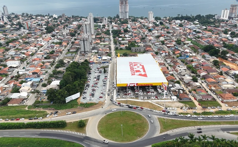 Fort Atacadista inaugura novo acesso com festa para a comunidade