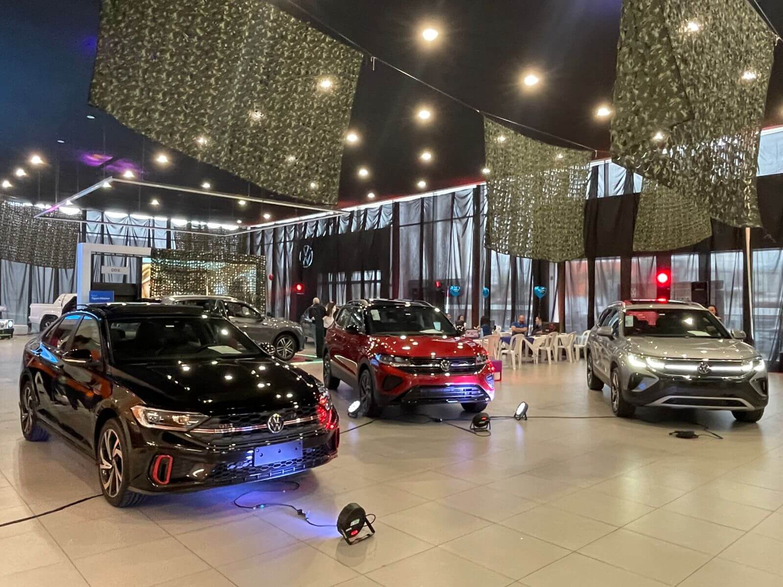 Camvel faz plantão de 12 horas para negociar Volkswagen 0km no precinho em BC