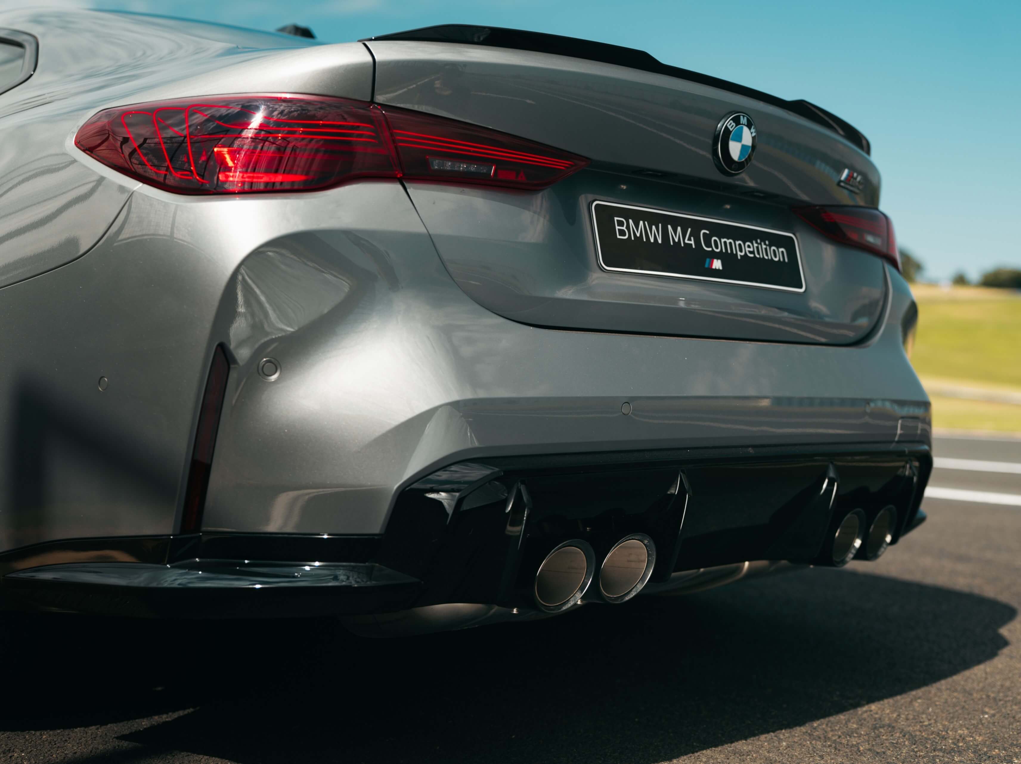BMW M4 chega ao Brasil com 510 cavalos de potência 